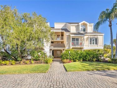 121 TIDY ISLAND BOULEVARD, BRADENTON, FL 34210