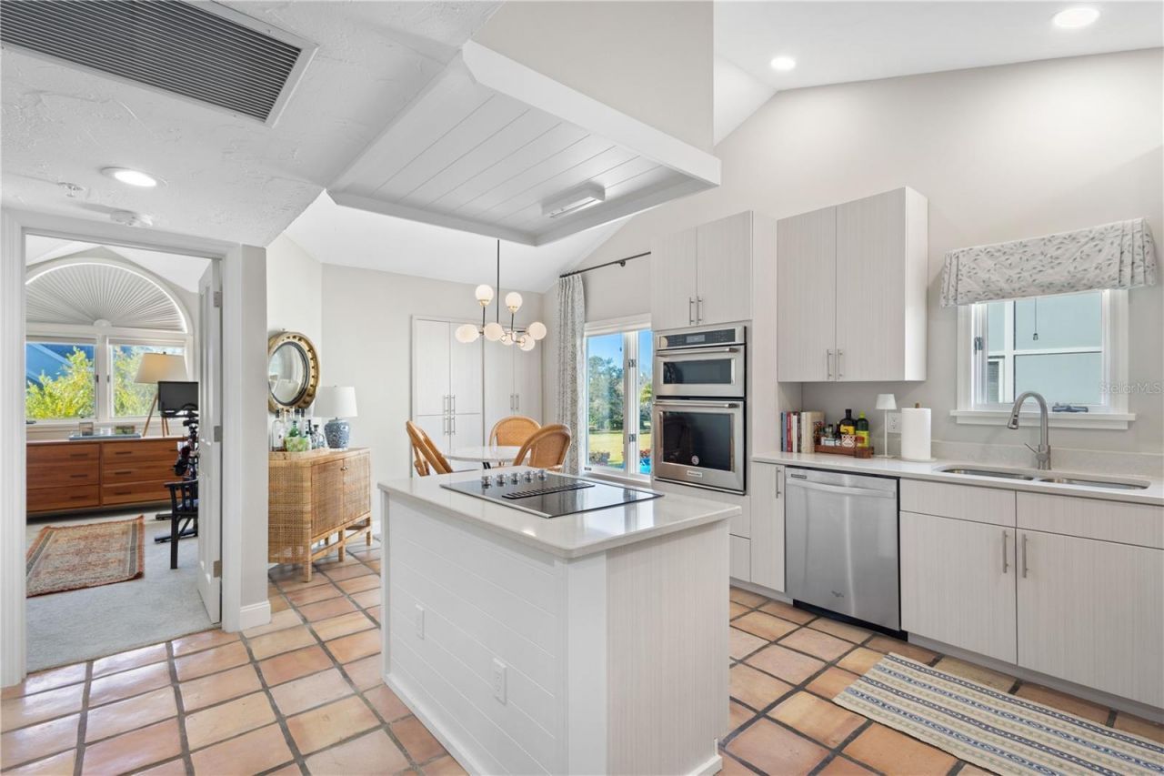 121 Tidy Island Boulevard, Bradenton, FL 34210 Photo