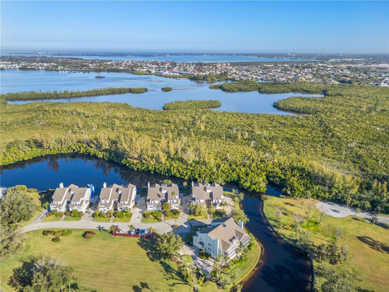 121 Tidy Island Boulevard, Bradenton, FL 34210 Photo