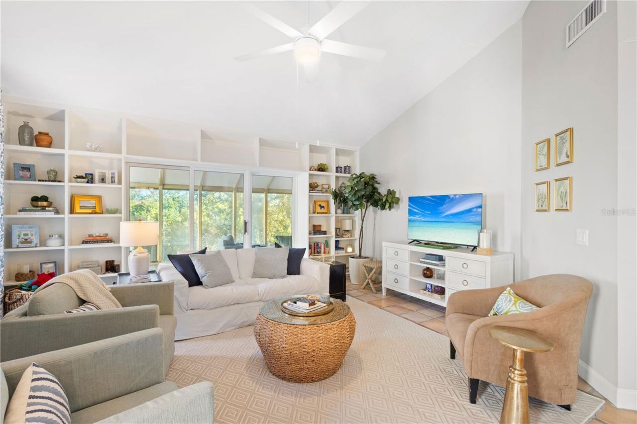 121 Tidy Island Boulevard, Bradenton, FL 34210 Photo