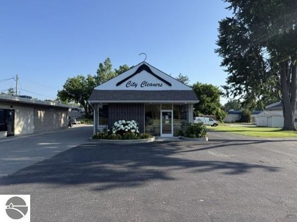 316 Superior Street W, Alma, MI 48801