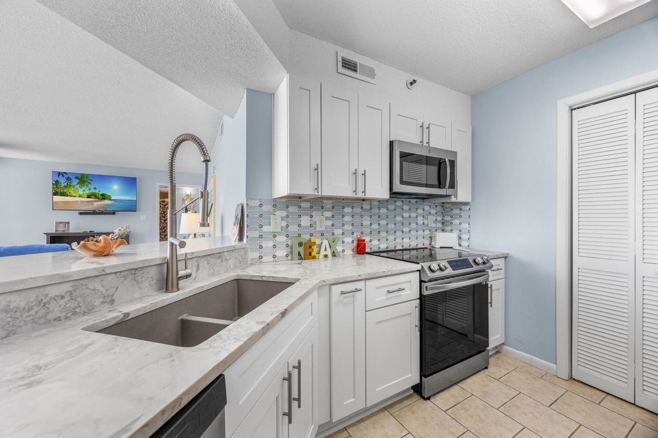 1425 S Ocean Blvd. Photo 18