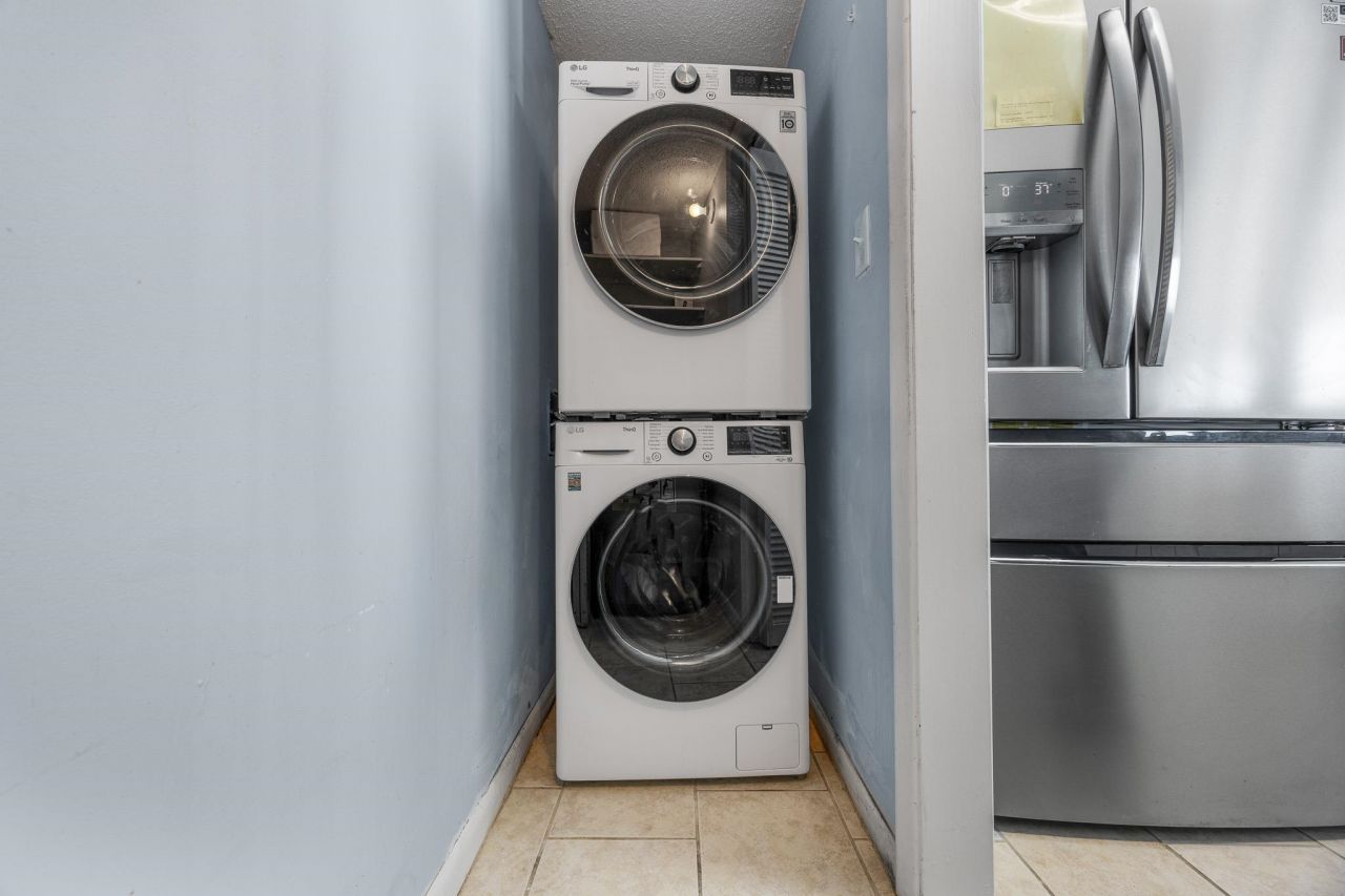 1425 S Ocean Blvd. Photo 20