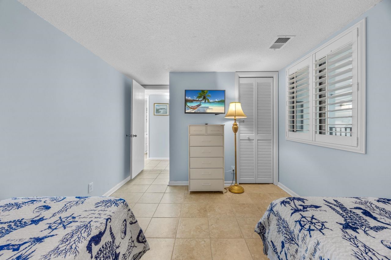 1425 S Ocean Blvd. Photo 33