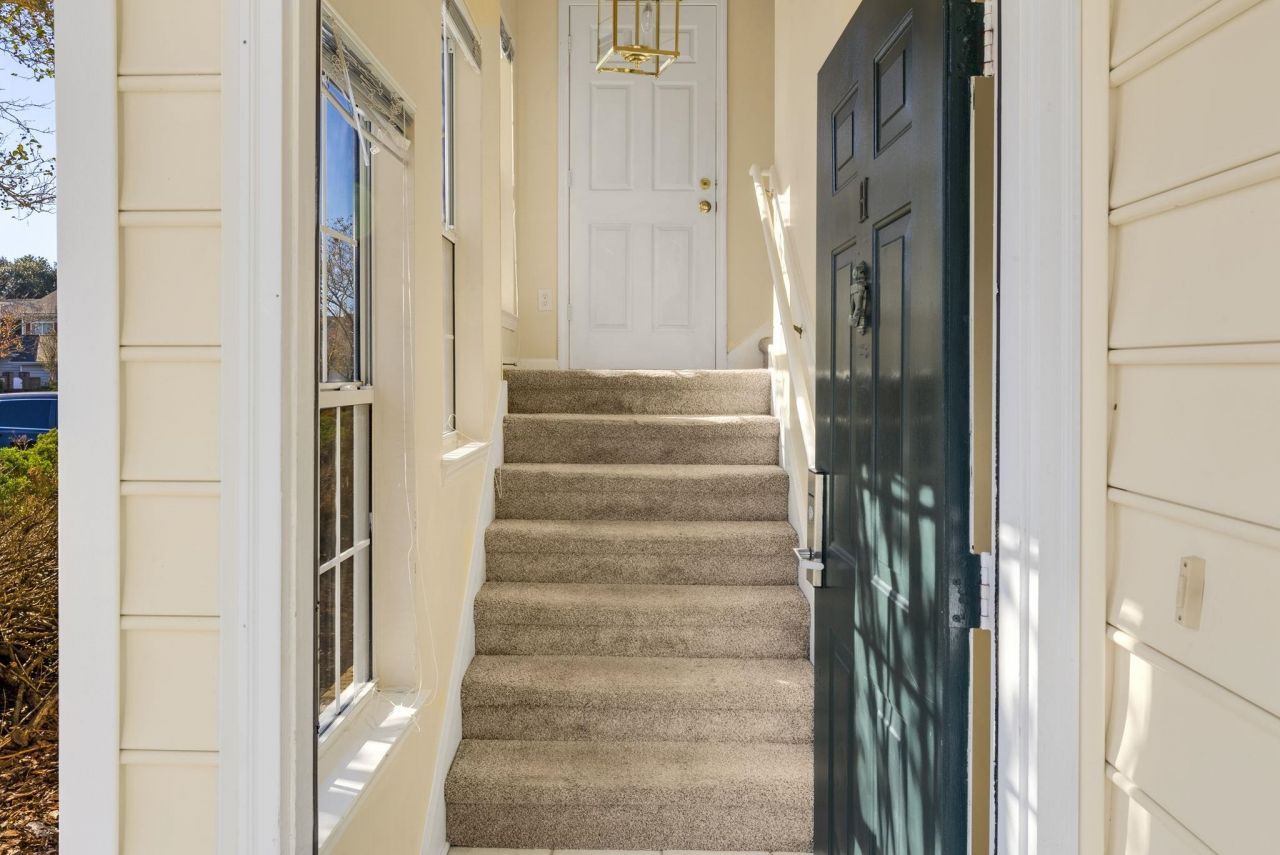 4499 Girvan Dr. Photo 6