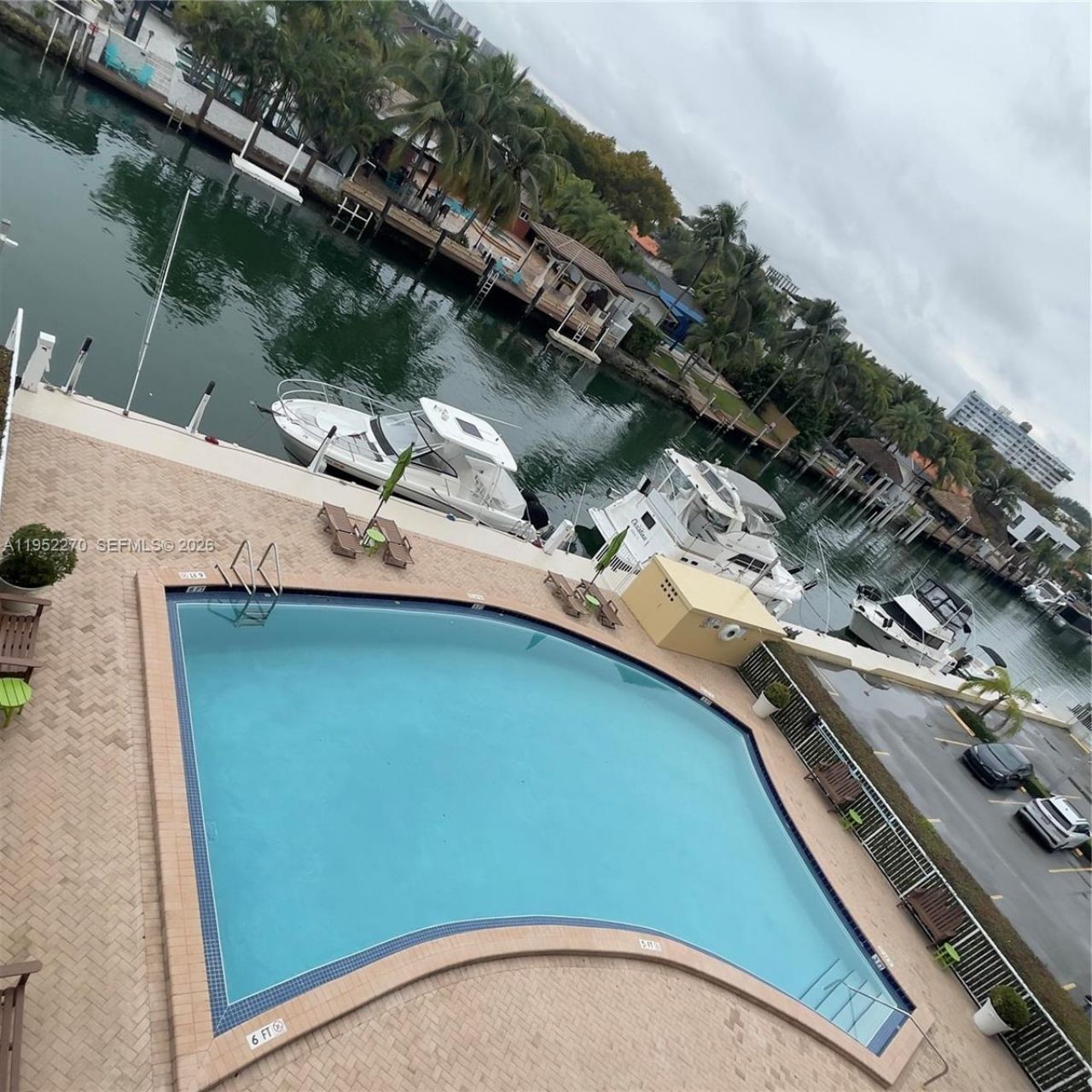 2000 NE 135th St, Unit 408, North Miami, FL 33181 Photo