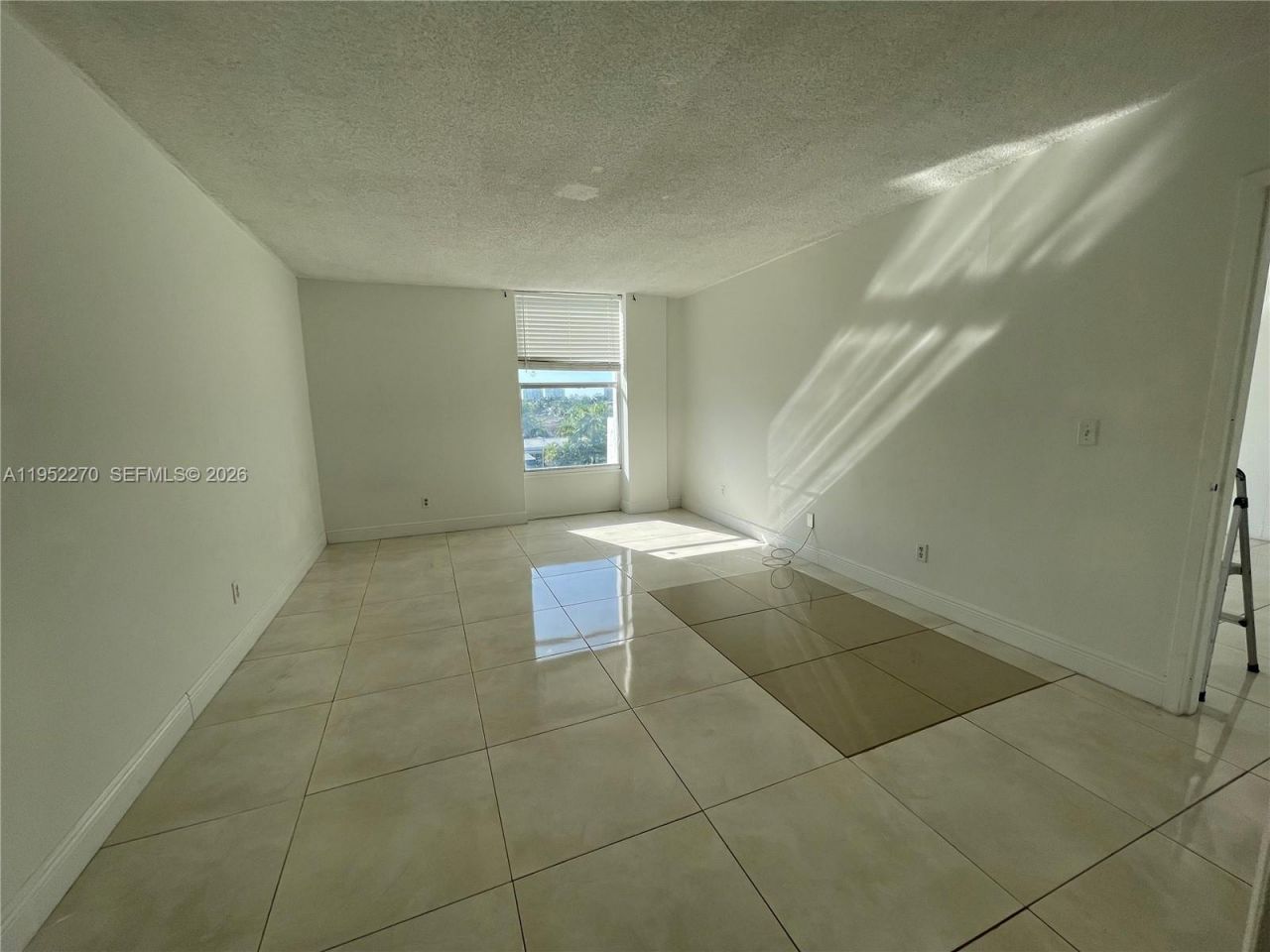 2000 NE 135th St, Unit 408, North Miami, FL 33181 Photo