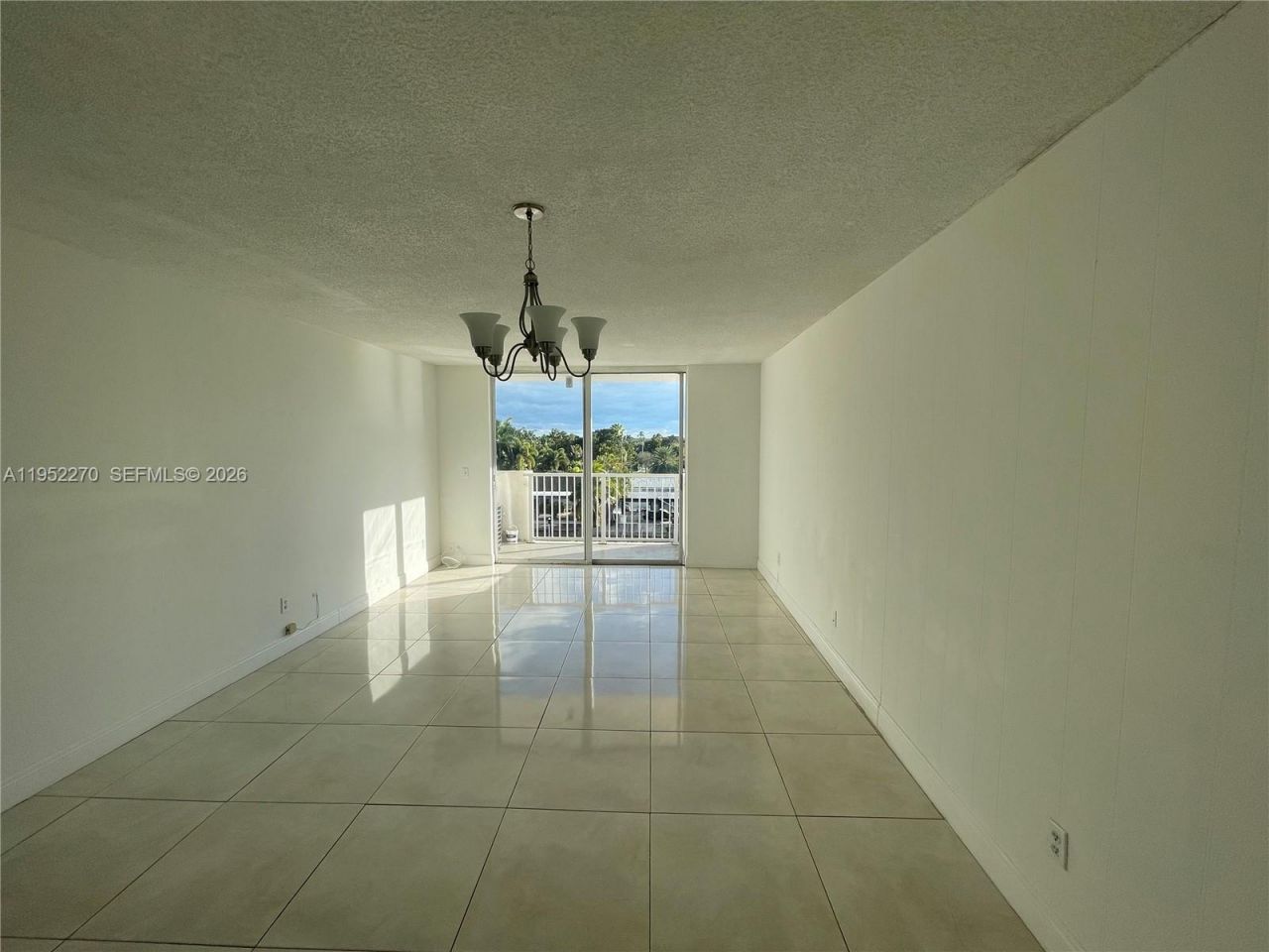 2000 NE 135th St, Unit 408, North Miami, FL 33181 Photo