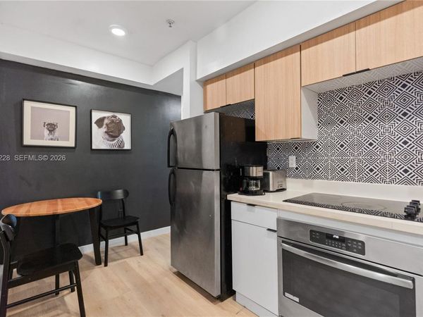 810 7th St , Unit 102, Miami Beach, FL 33139