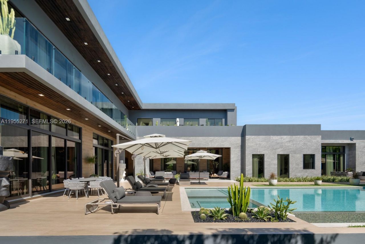 5900 SW 129th Ter, Pinecrest, FL 33156 Photo