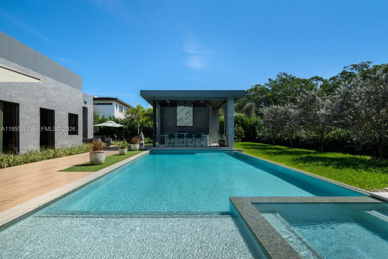 5900 SW 129th Ter, Pinecrest, FL 33156 Photo