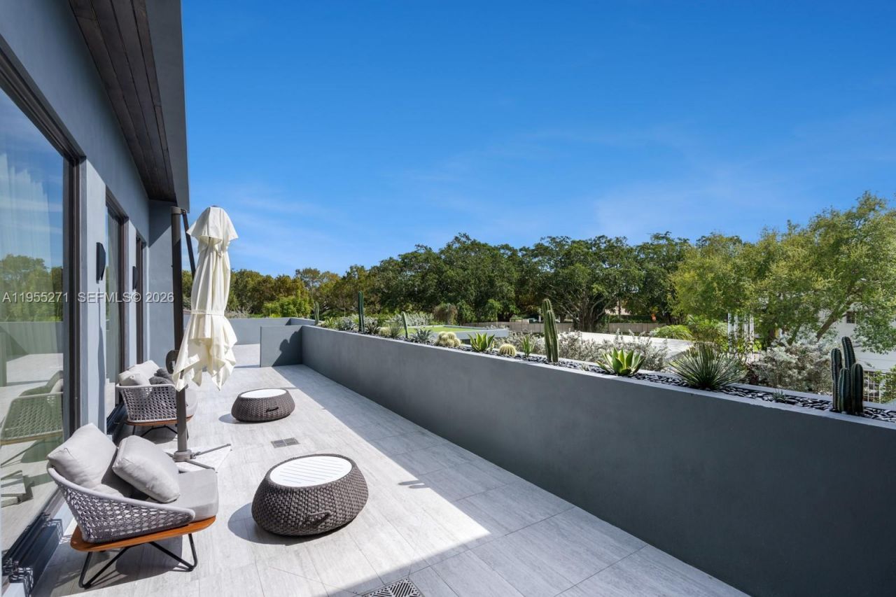 5900 SW 129th Ter, Pinecrest, FL 33156 Photo