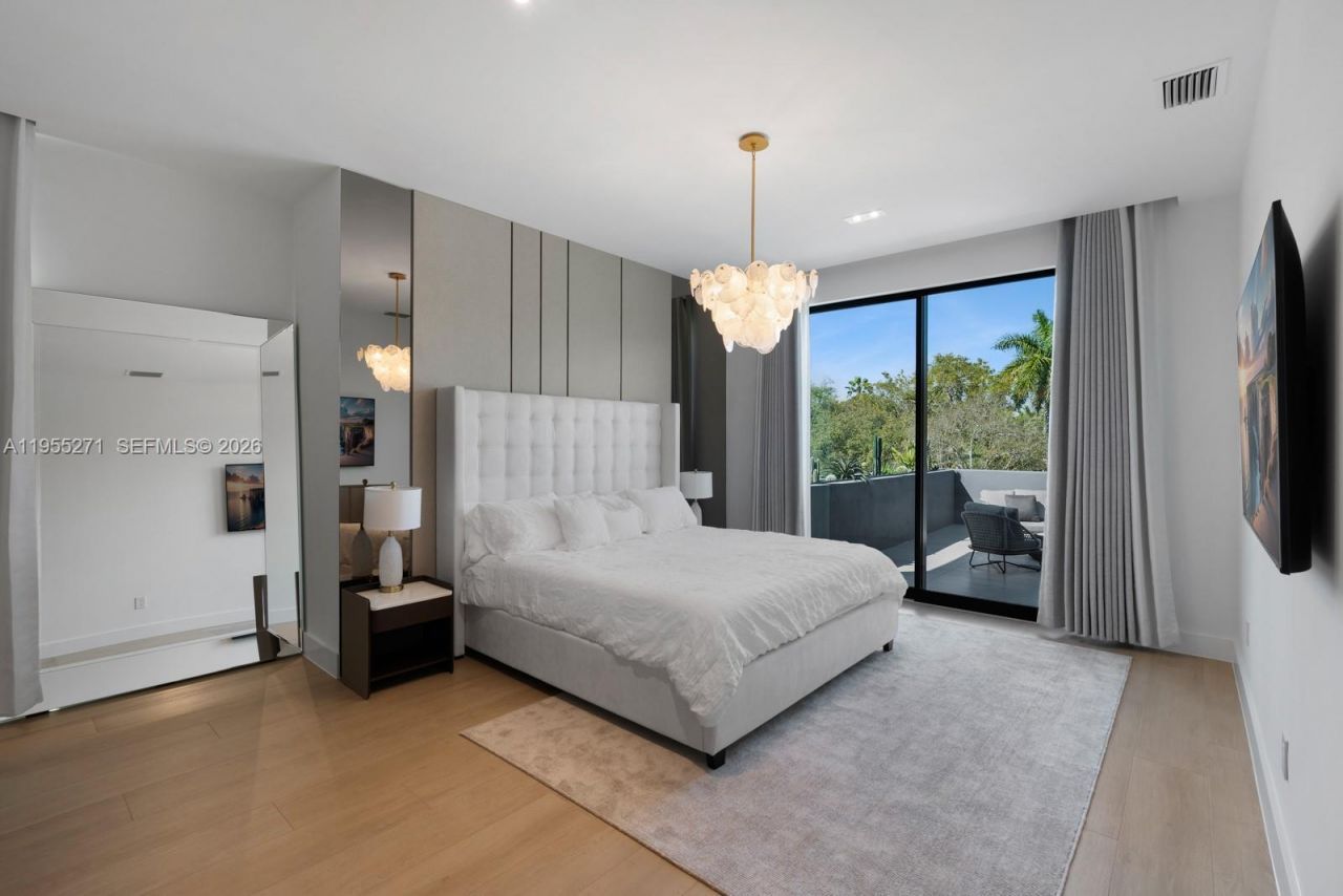 5900 SW 129th Ter, Pinecrest, FL 33156 Photo