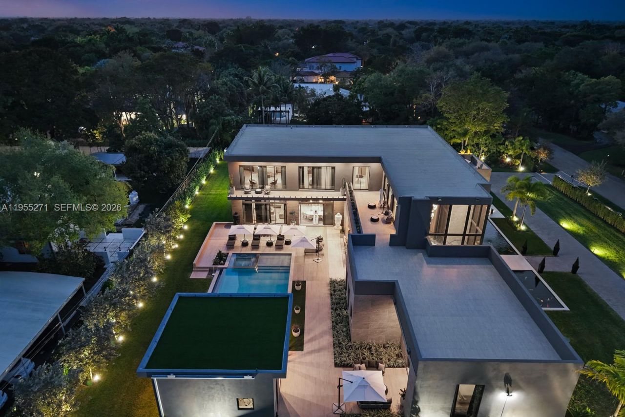 5900 SW 129th Ter, Pinecrest, FL 33156 Photo