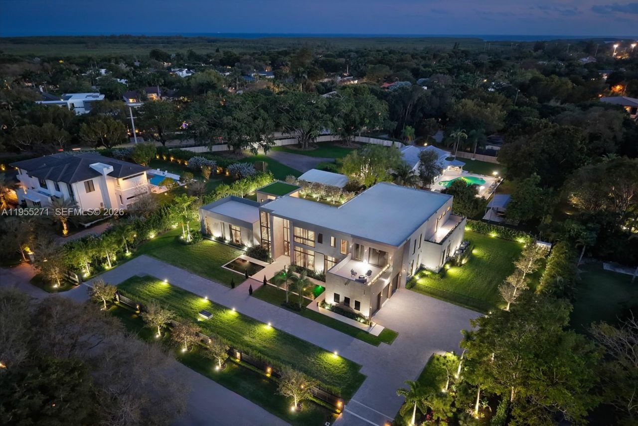 5900 SW 129th Ter, Pinecrest, FL 33156 Photo