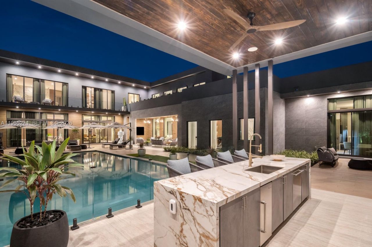 5900 SW 129th Ter, Pinecrest, FL 33156 Photo