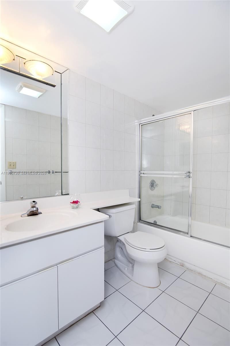 2555 Collins Ave, Unit 1804, Miami Beach, FL 33140 Photo