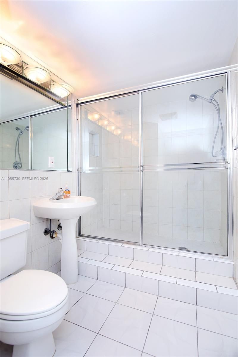 2555 Collins Ave, Unit 1804, Miami Beach, FL 33140 Photo