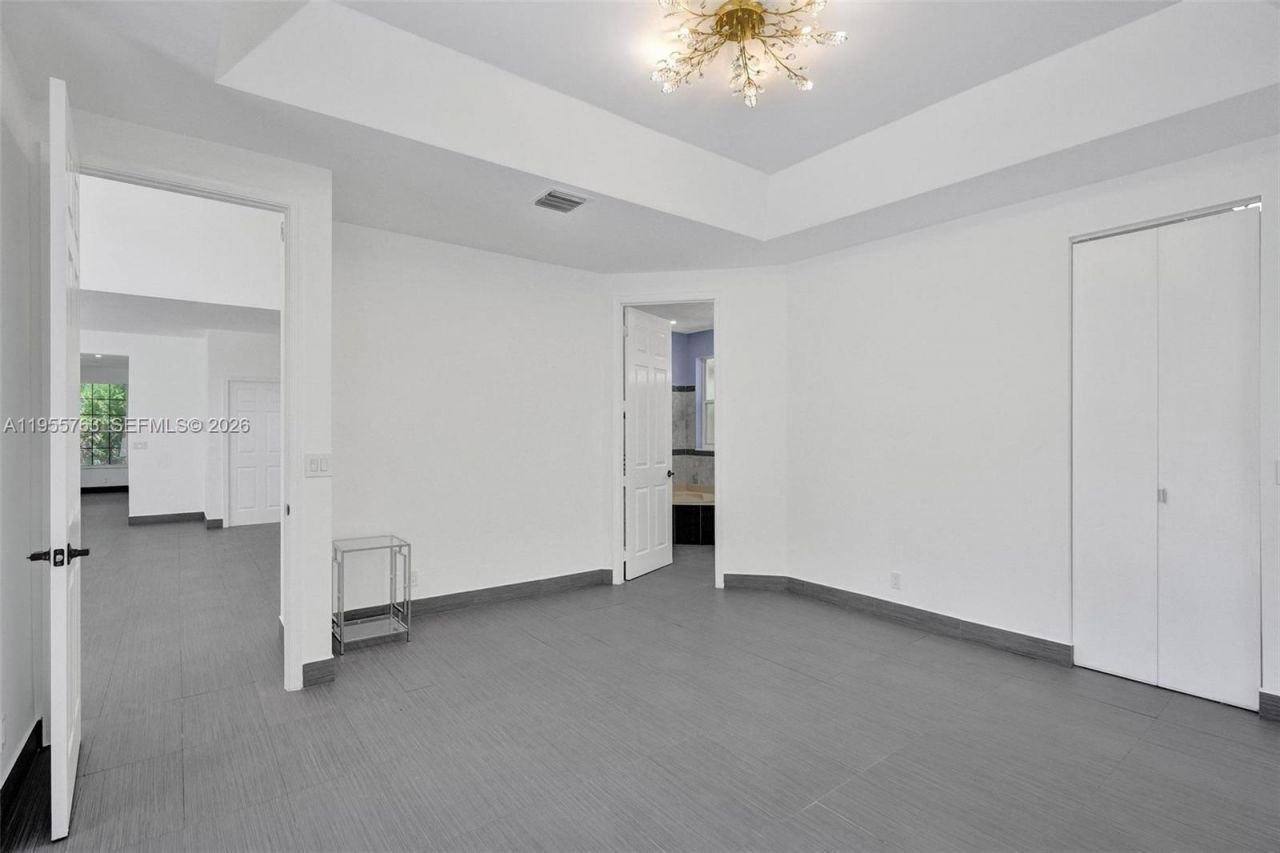 1251 Hayes St, Hollywood, FL 33019 Photo