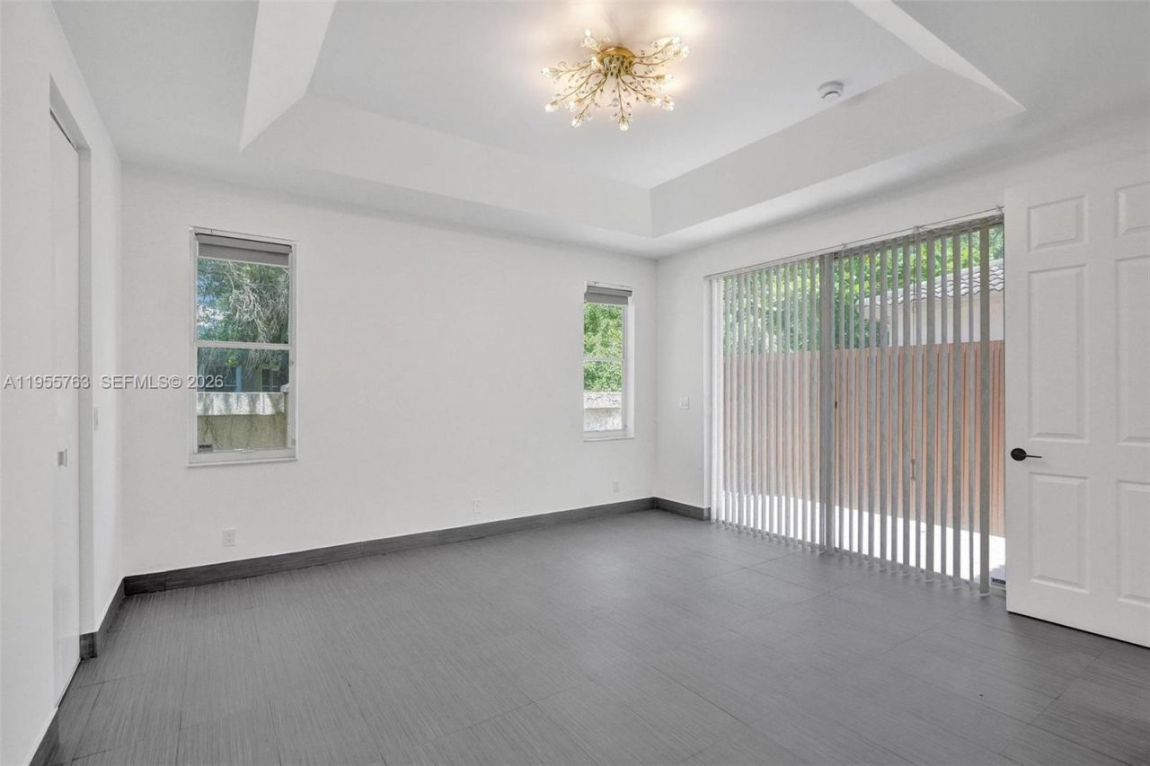 1251 Hayes St, Hollywood, FL 33019 Photo