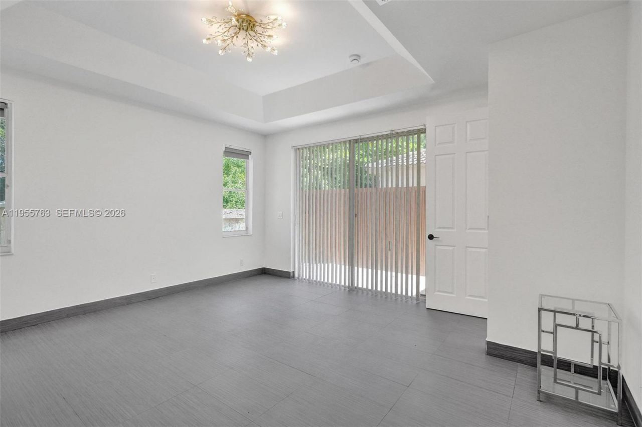 1251 Hayes St, Hollywood, FL 33019 Photo