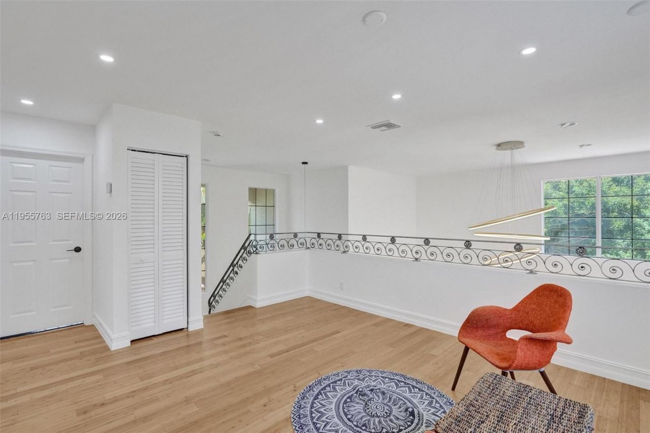 1251 Hayes St, Hollywood, FL 33019 Photo