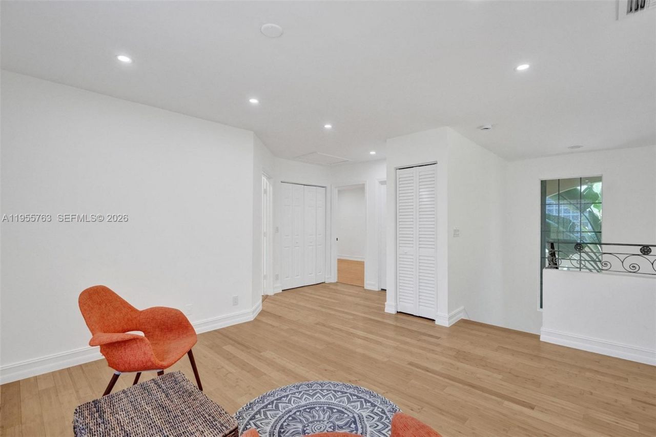 1251 Hayes St, Hollywood, FL 33019 Photo