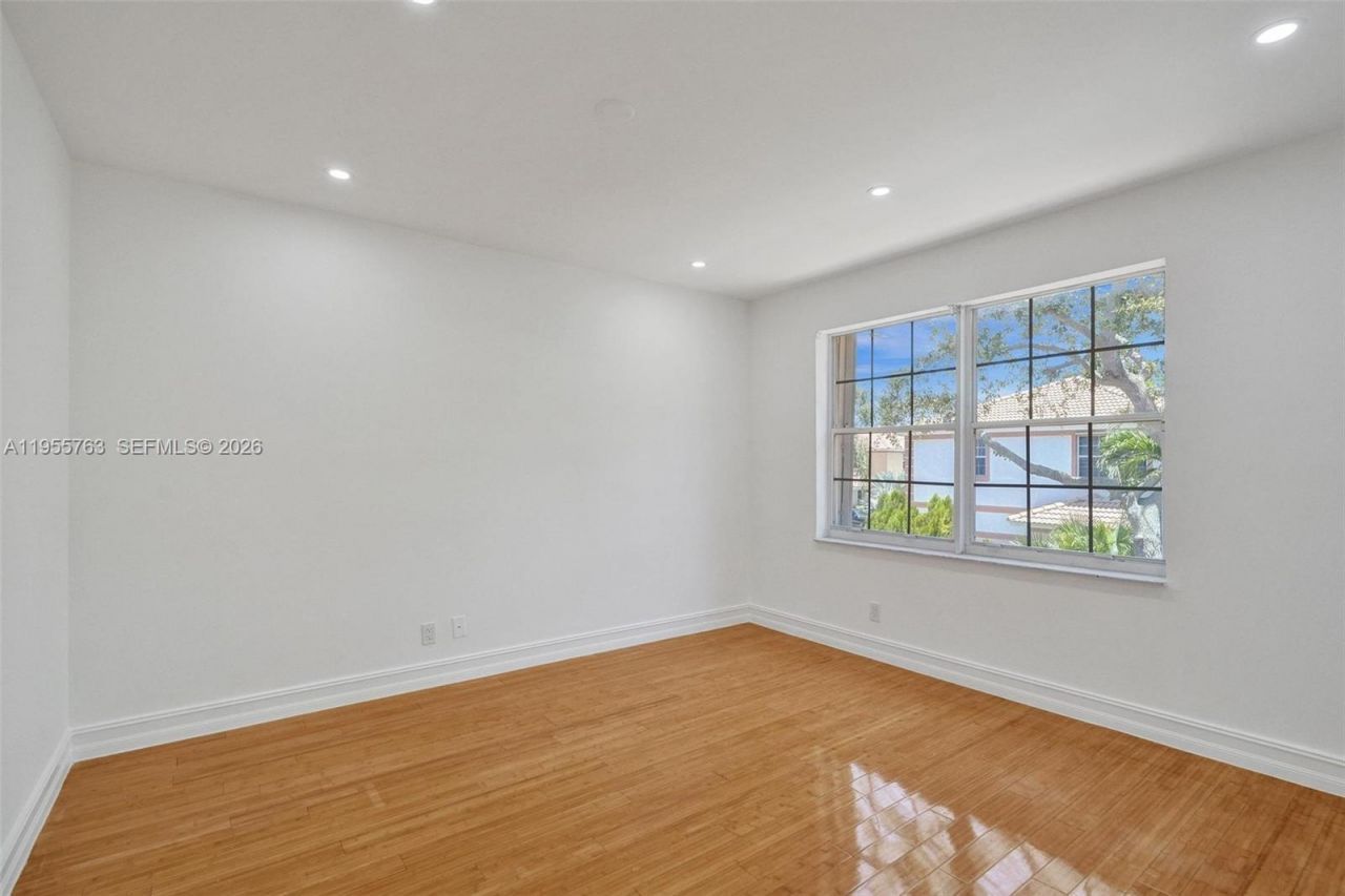 1251 Hayes St, Hollywood, FL 33019 Photo