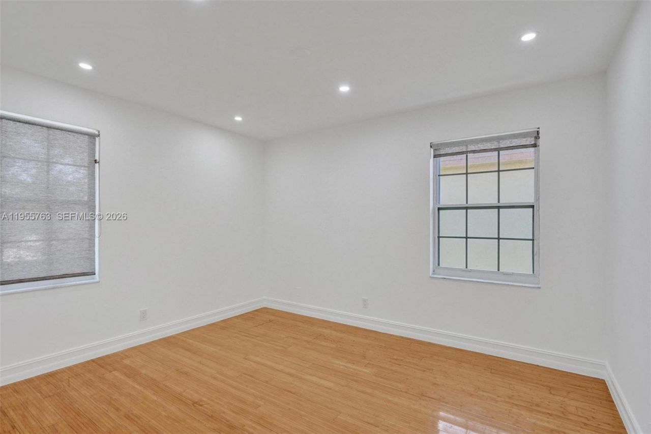 1251 Hayes St, Hollywood, FL 33019 Photo