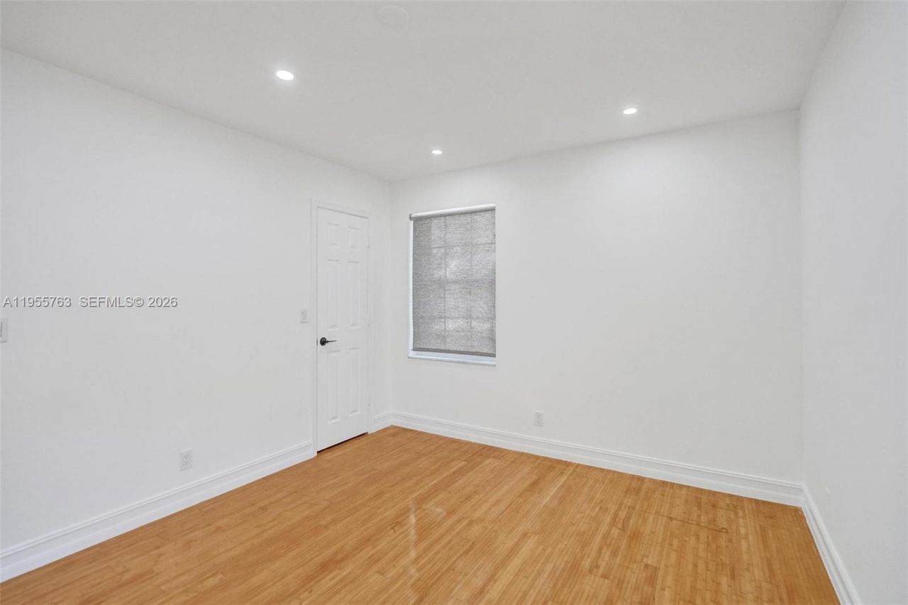 1251 Hayes St, Hollywood, FL 33019 Photo