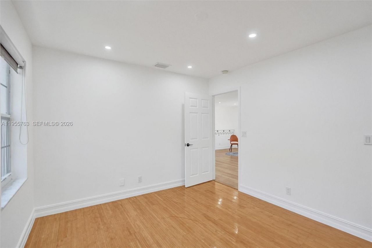 1251 Hayes St, Hollywood, FL 33019 Photo