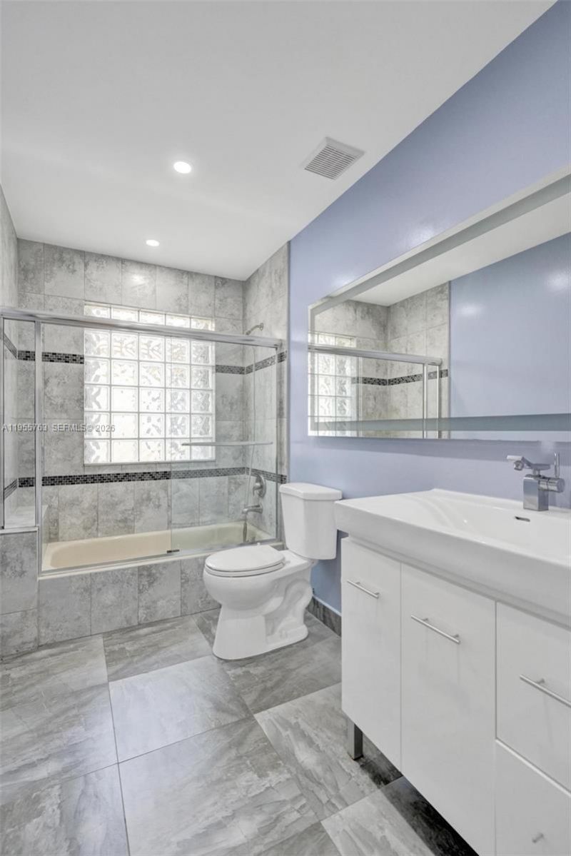 1251 Hayes St, Hollywood, FL 33019 Photo