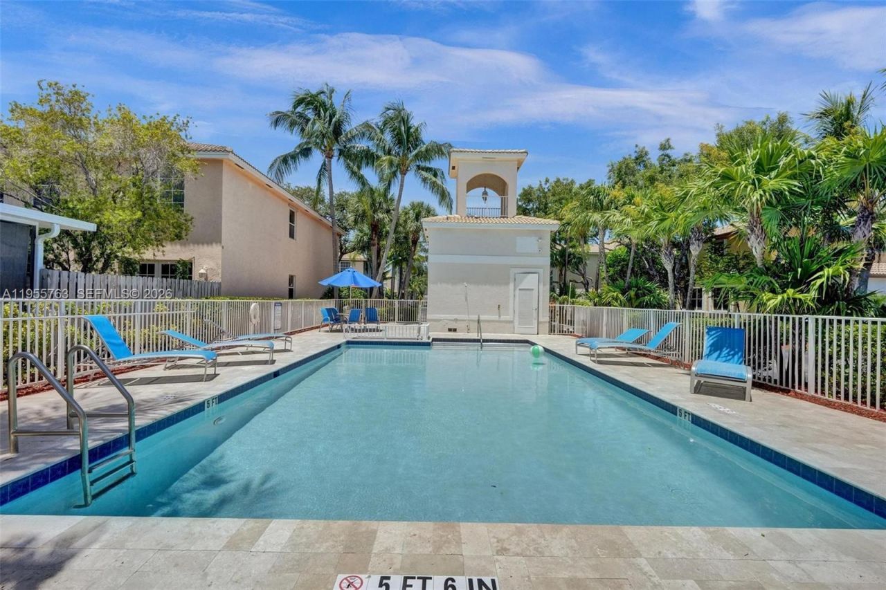 1251 Hayes St, Hollywood, FL 33019 Photo