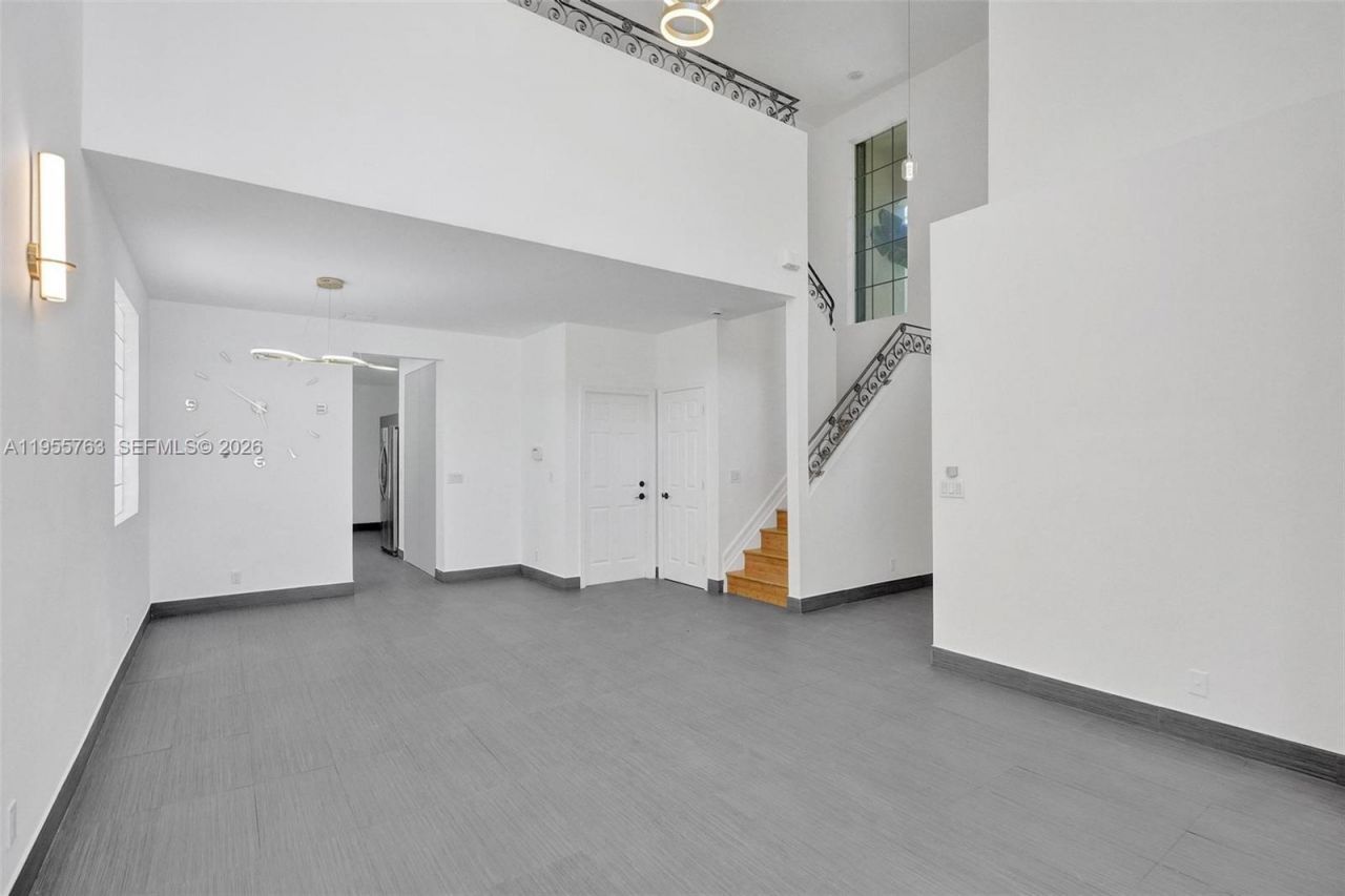 1251 Hayes St, Hollywood, FL 33019 Photo