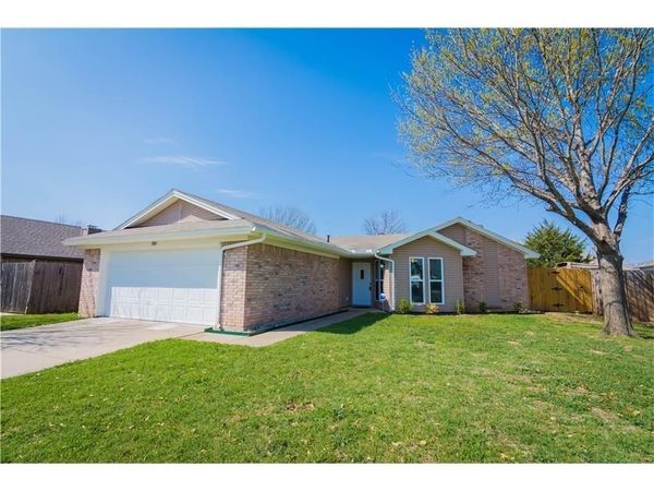 1080 W Hills Terrace , Saginaw, TX 76179