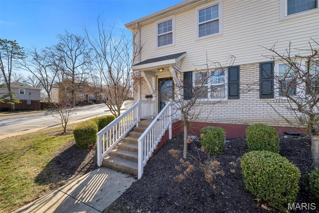 1507 Swallow Drive, Brentwood, MO 63144 Main Photo