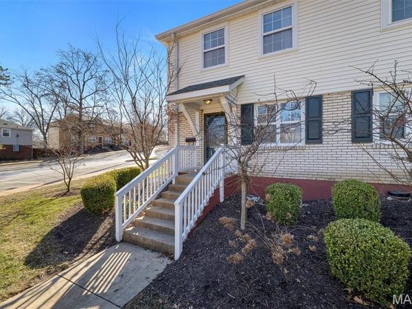 1507 Swallow Drive, Brentwood, MO 63144