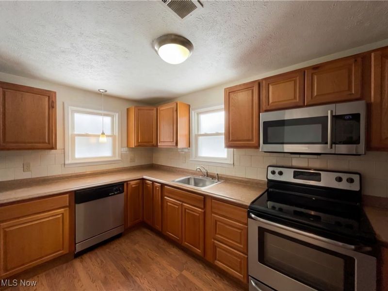 14895 Old Oak Drive, Strongsville, OH 44149 Photo 2