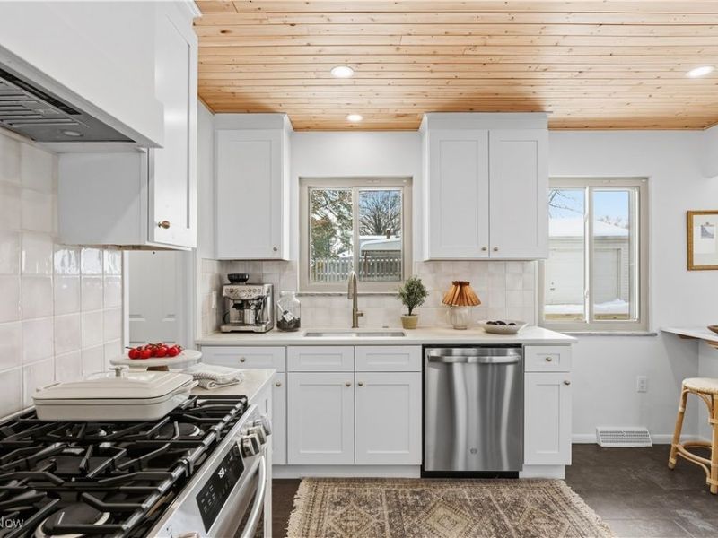 22377 Rivergate Drive, Rocky River, OH 44116 Photo 12