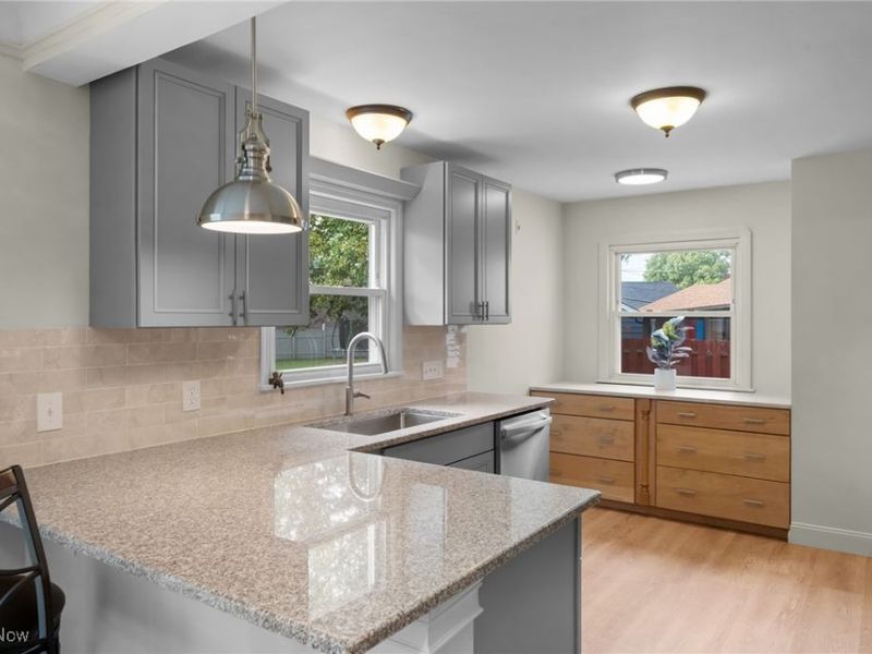 5906 Twin Lakes Drive, Parma, OH 44129 Photo 10