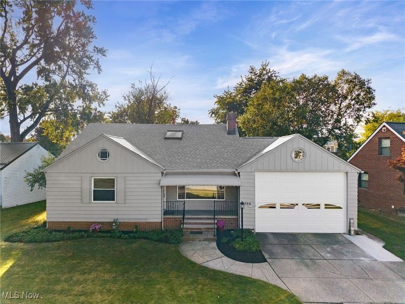 5906 Twin Lakes Drive, Parma, OH 44129 Photo 2
