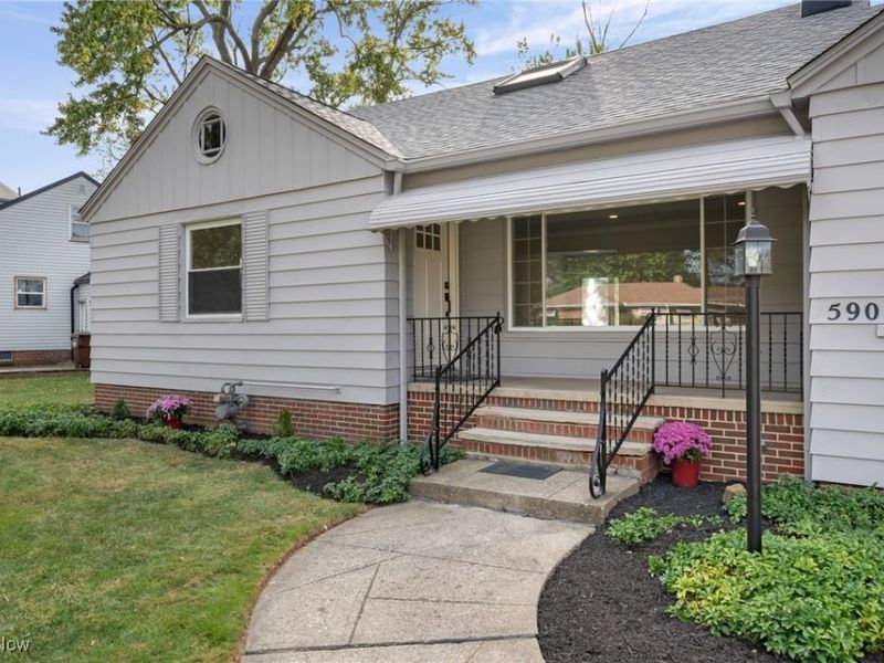5906 Twin Lakes Drive, Parma, OH 44129 Photo 3