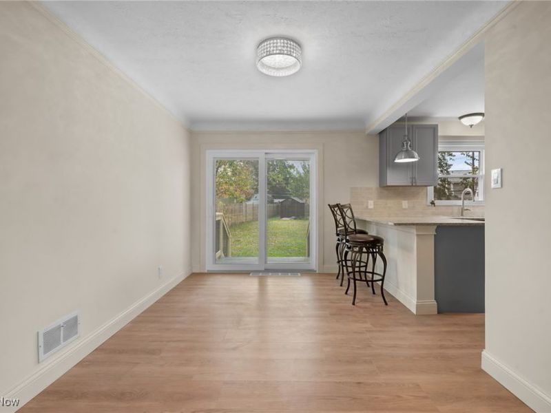 5906 Twin Lakes Drive, Parma, OH 44129 Photo 8