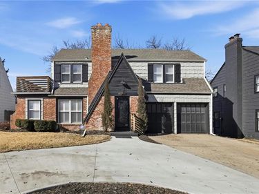 6928 Wornall Road, Kansas City, MO 64113