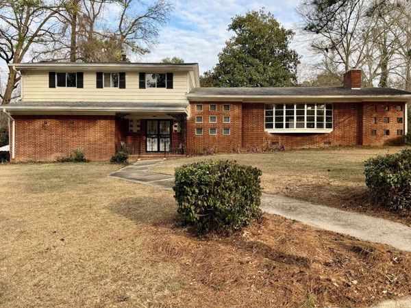 819 VENETTA Place NW, Atlanta, GA 30318