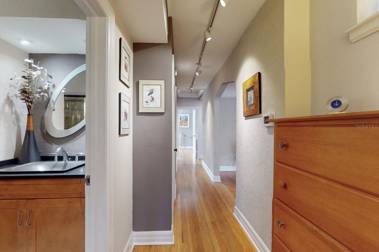 115 21st Avenue Ne, Saint Petersburg, FL 33704 Photo