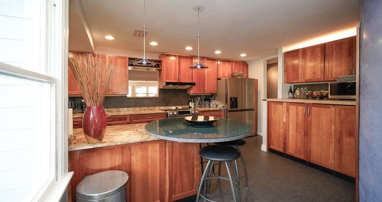 115 21st Avenue Ne, Saint Petersburg, FL 33704 Photo