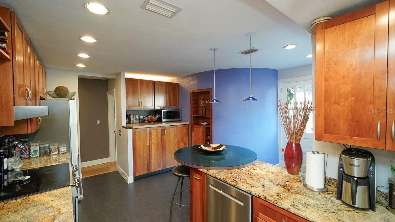 115 21st Avenue Ne, Saint Petersburg, FL 33704 Photo