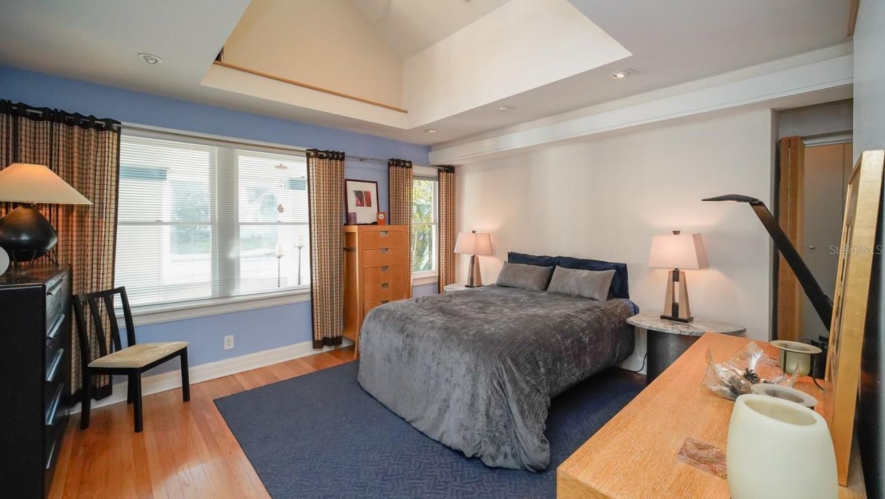 115 21st Avenue Ne, Saint Petersburg, FL 33704 Photo