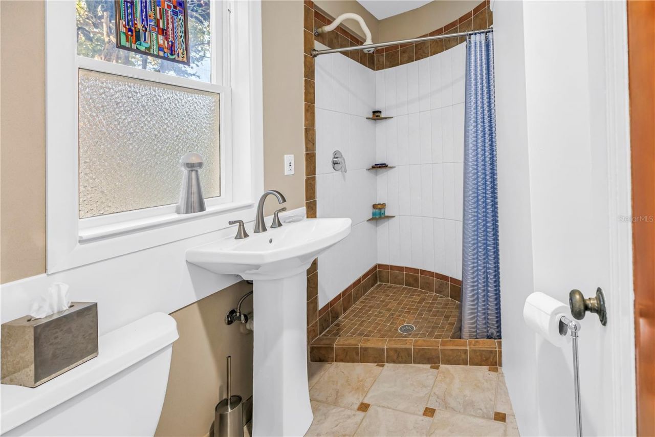 115 21st Avenue Ne, Saint Petersburg, FL 33704 Photo